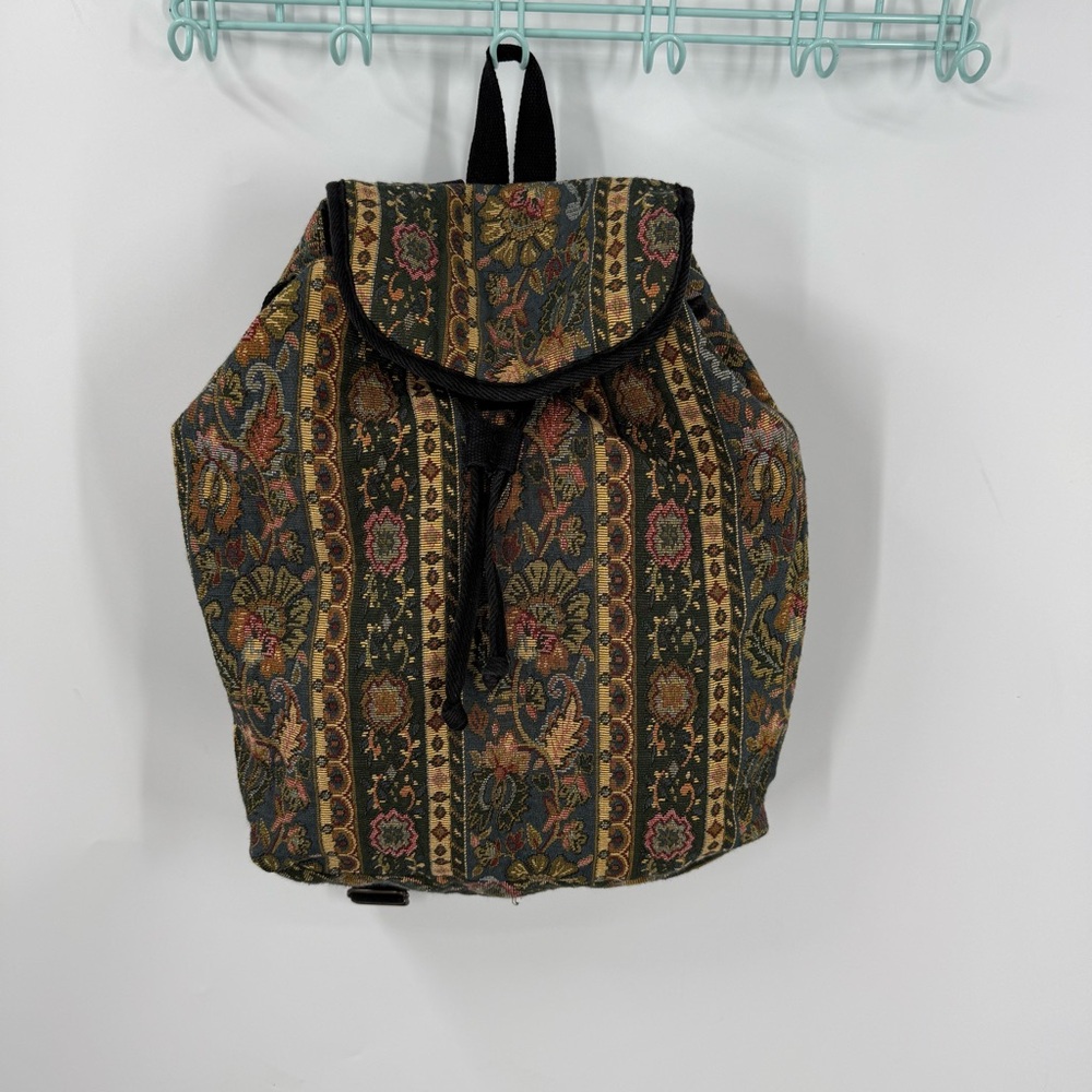 New York studio  Vintage-Inspired Floral Backpack
